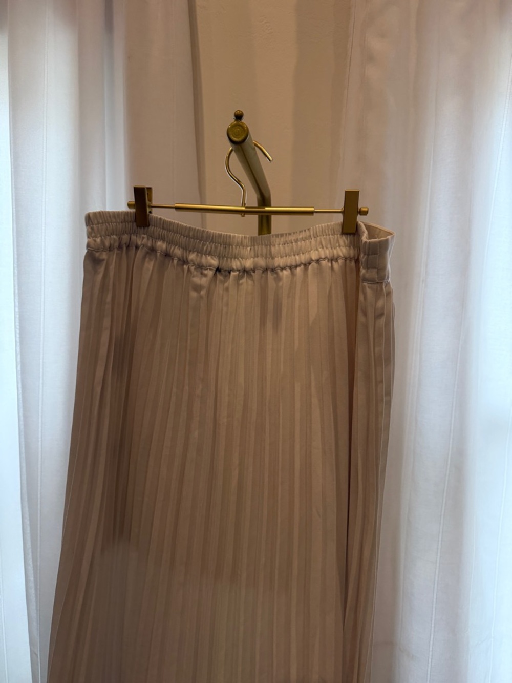 Simply Vera Vera Wang Pleated Midi Skirt in Light Beige - Picture 5 of 6